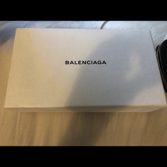 Balenciaga black city zip around wallet. - Picture 4 of 4